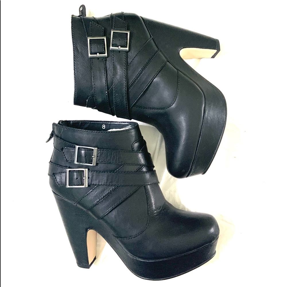 VINTAGE Seychelles Black Leather Theory Ankle Bootie NWOT